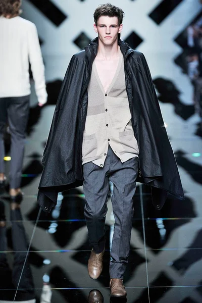 Look 13
